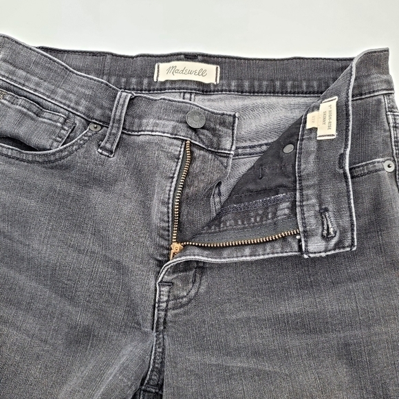Madewell Petite 9" Mid-Rise Skinny Jeans in Black Sea - Picture 8 of 13